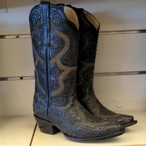 New Women's Corral G1310